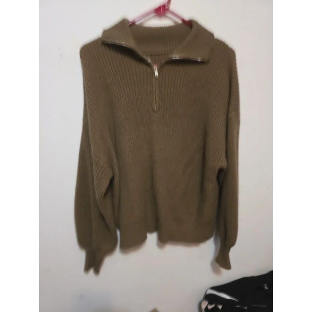 brown long sleep sweater